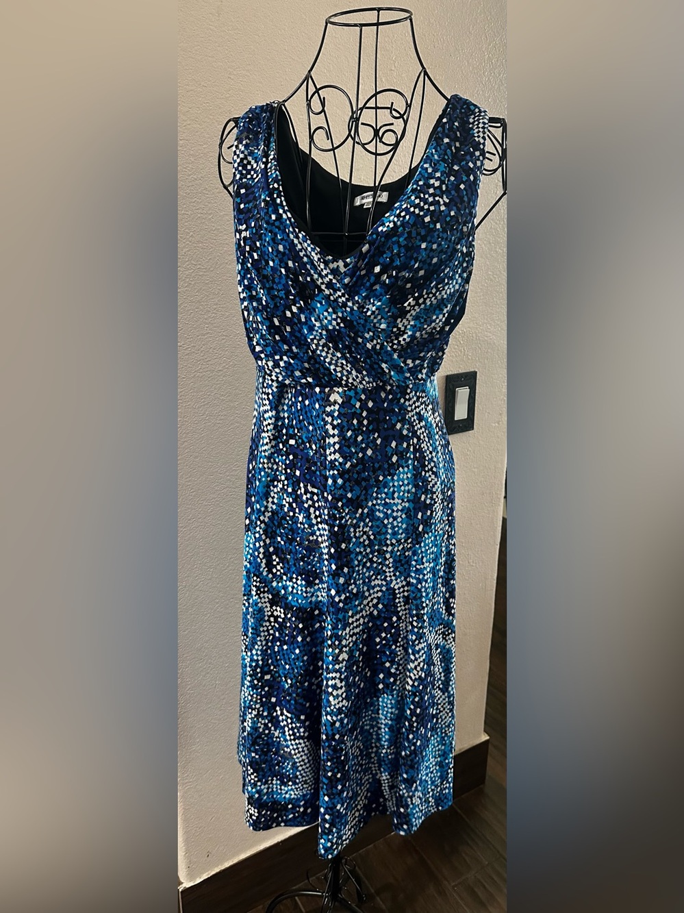 Jones Studio Blue Patterned Sleeveless Wrap-Front Dress
